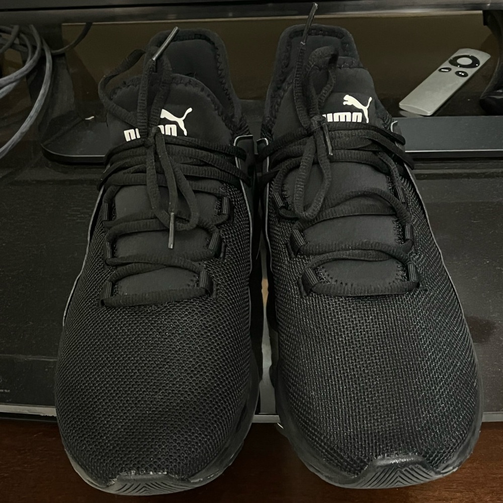 Barely used Puma Casual Sneakers
